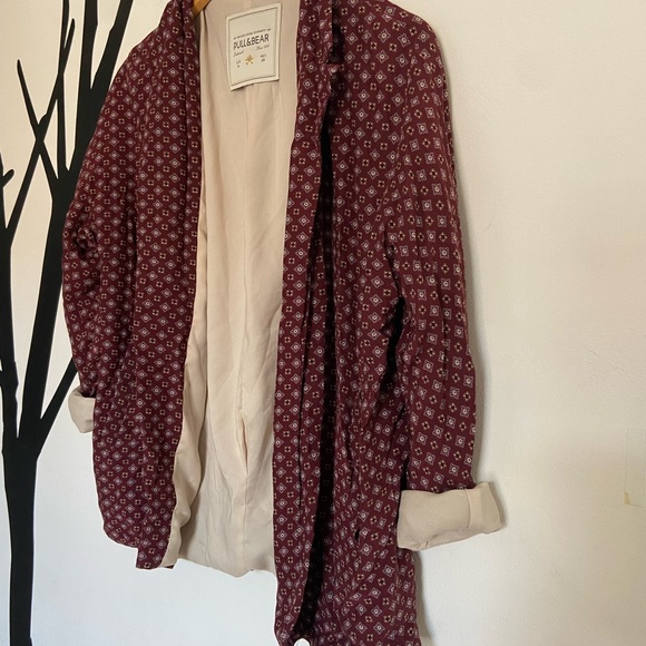 RARE Pull&Bear maroon satin print jacket with lining, pockets - Picture 8 of 9